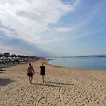 Due Passi Dal Mare